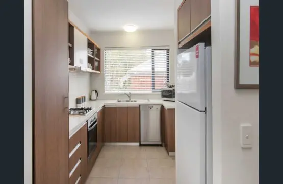 Apt46 Kitchen (1)