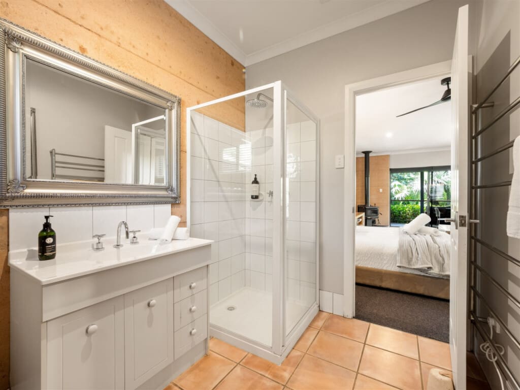 130832 332209 A11CFhsO2Uf09EQ8rR7BC36Y 5AWKgfY2f994005CmM 6768cb975edb5.jpg