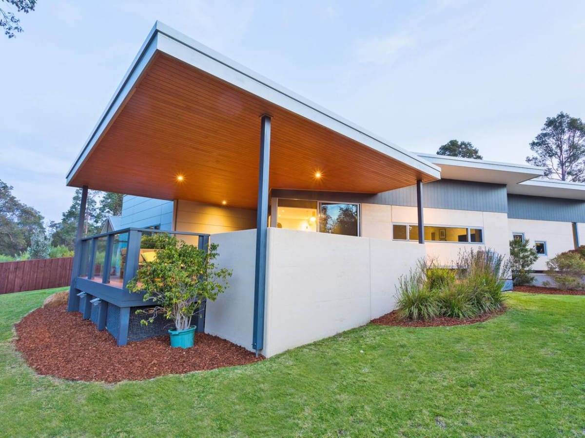 Garden, Property building