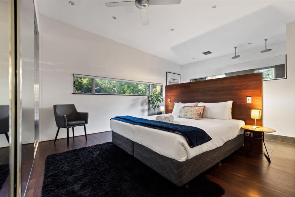 Bedroom 1 - 1 King bed with Ceiling Fan