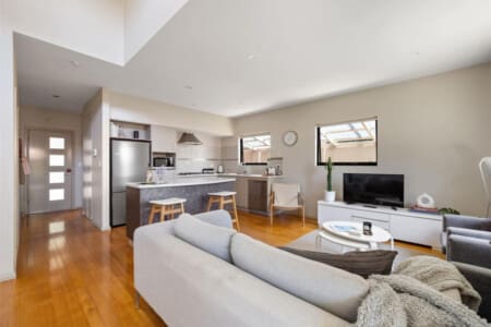 Living room, Entertainment, Kitchen