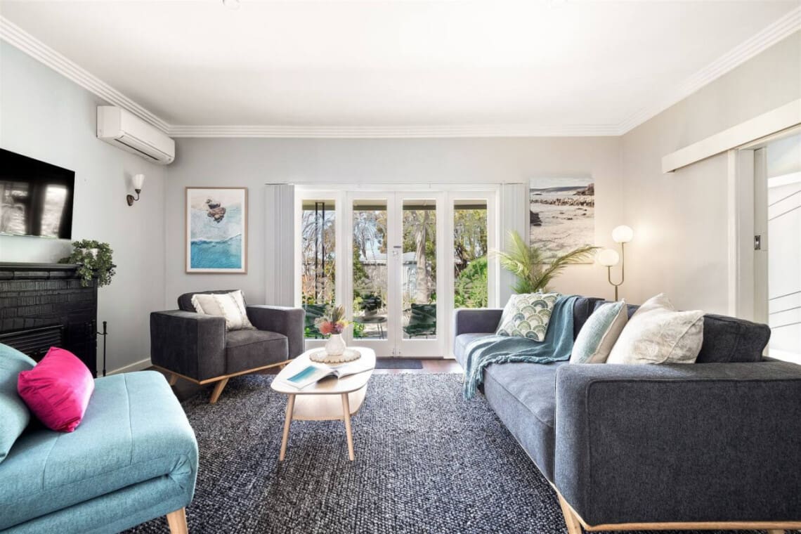 Living room, Garden view, Entertainment and Airconditioning