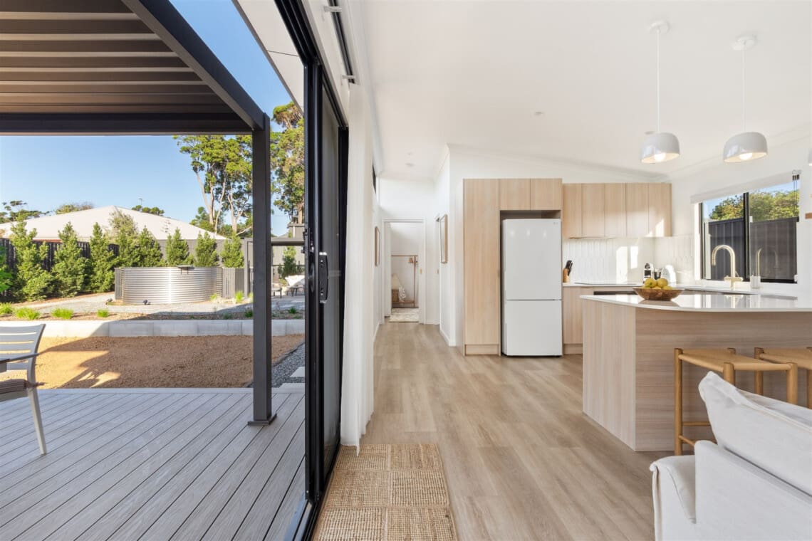 Kitchen & Dining Deck