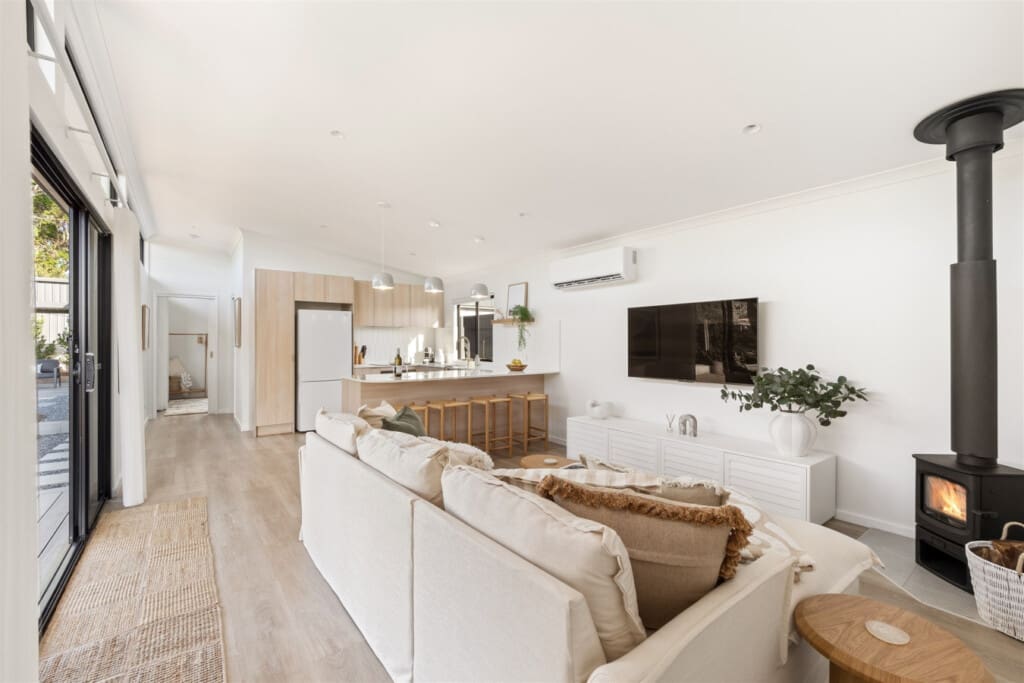 Light, bright and comfortable open plan living and dining room