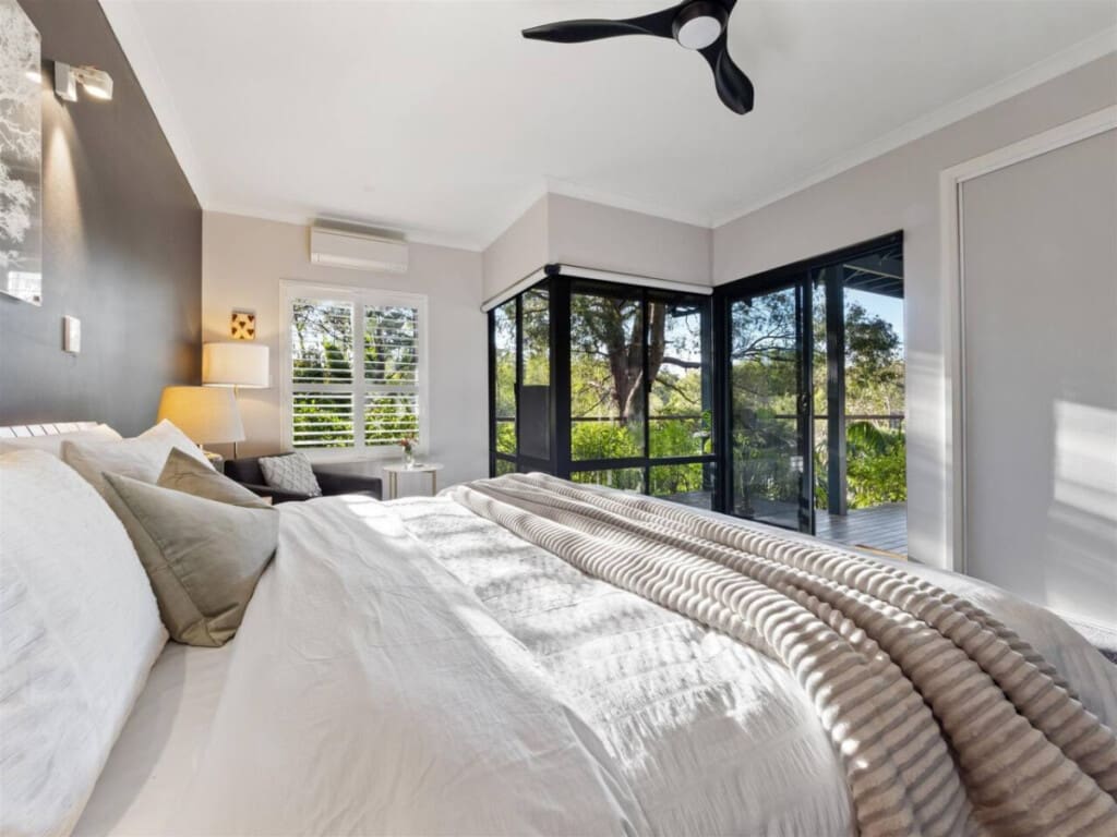 Bedroom 1 - Airconditioning - 1 King Bed
