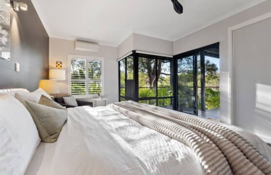 Bedroom 1 - Airconditioning - 1 King Bed