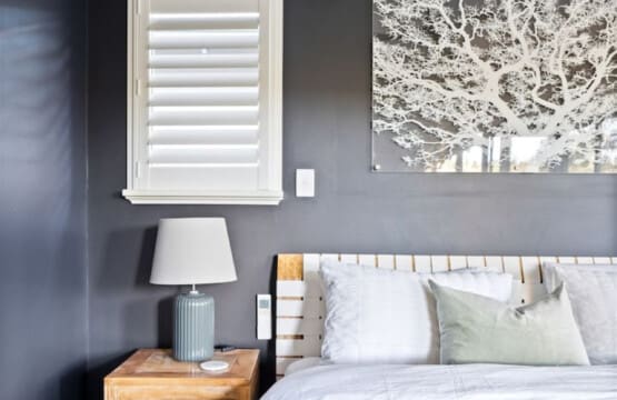 Bedroom 1 - Decorative detail - 1 King Bed