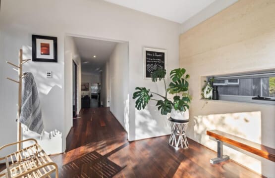 Decorative details and Hallway