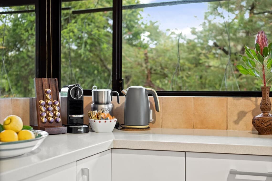 Kitchen with Garden view