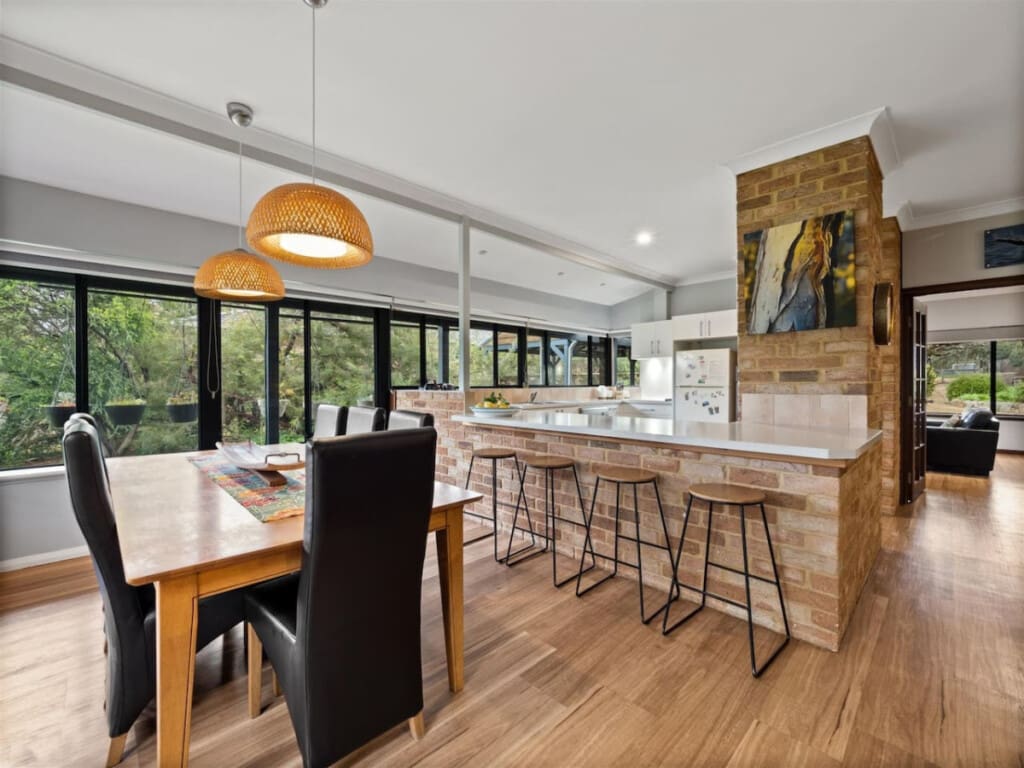 Dining area with Garden view