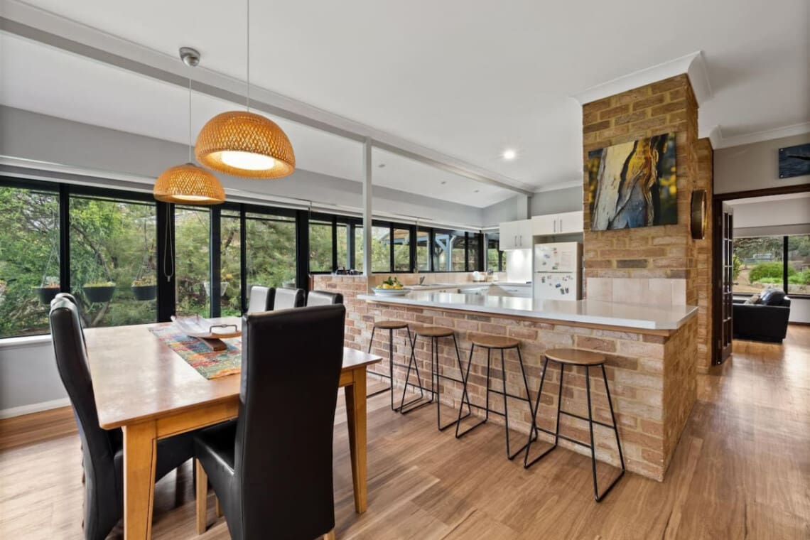 Dining area with Garden view