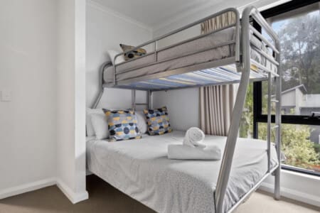 Forest Edge Villa Bunkroom - (Double-Bottom / Single-Top)