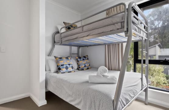 Forest Edge Villa Bunkroom - (Double-Bottom / Single-Top)