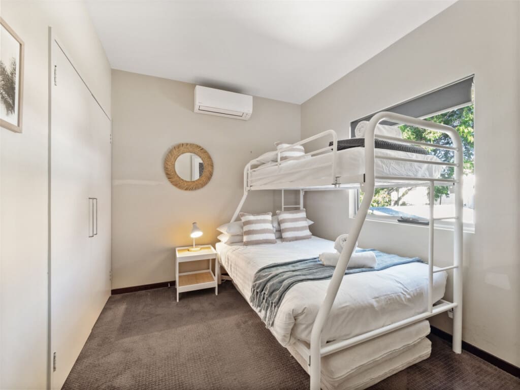 130832 332304 rGvjKUvuPUdzilTQhtDj72YS0P03 fYTA2qK8kKJF0 68207a0b01bc1.jpg