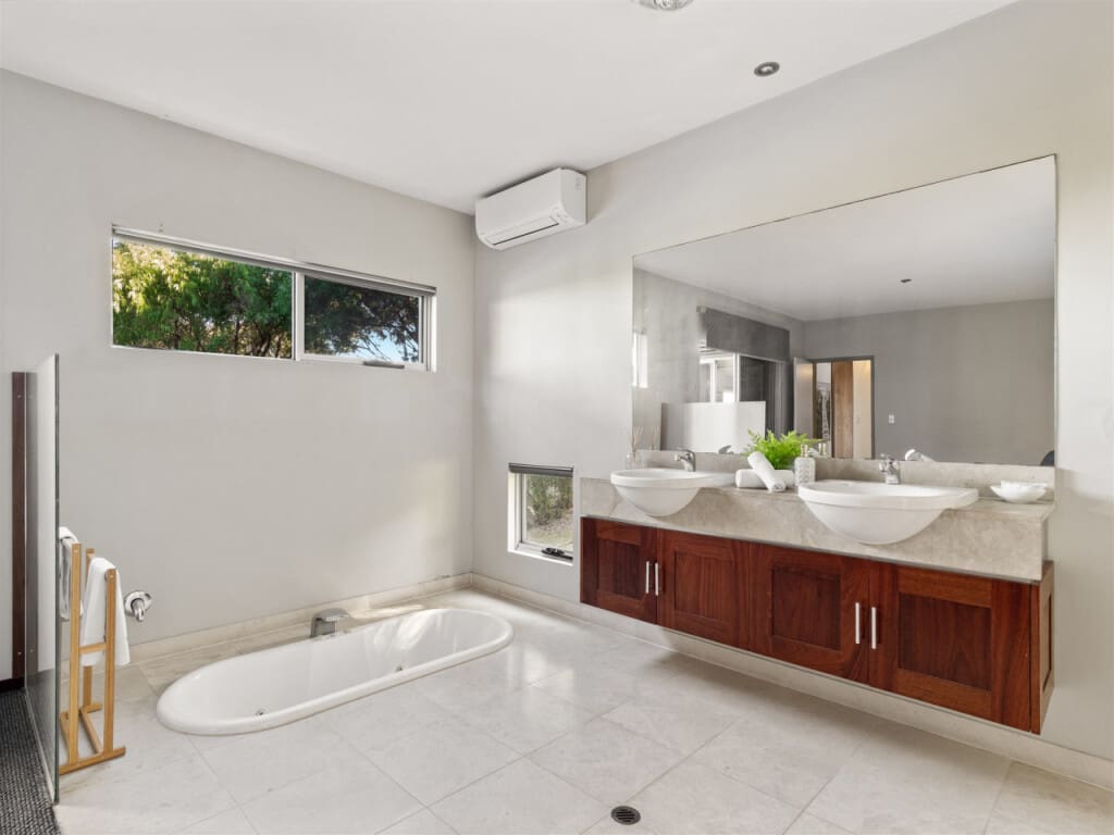 130832 332304 EKzXZTmGaIm0Ug6KH9THXuH1Lm7EjIUc7QODMomD7VM 682079777f8bf.jpg