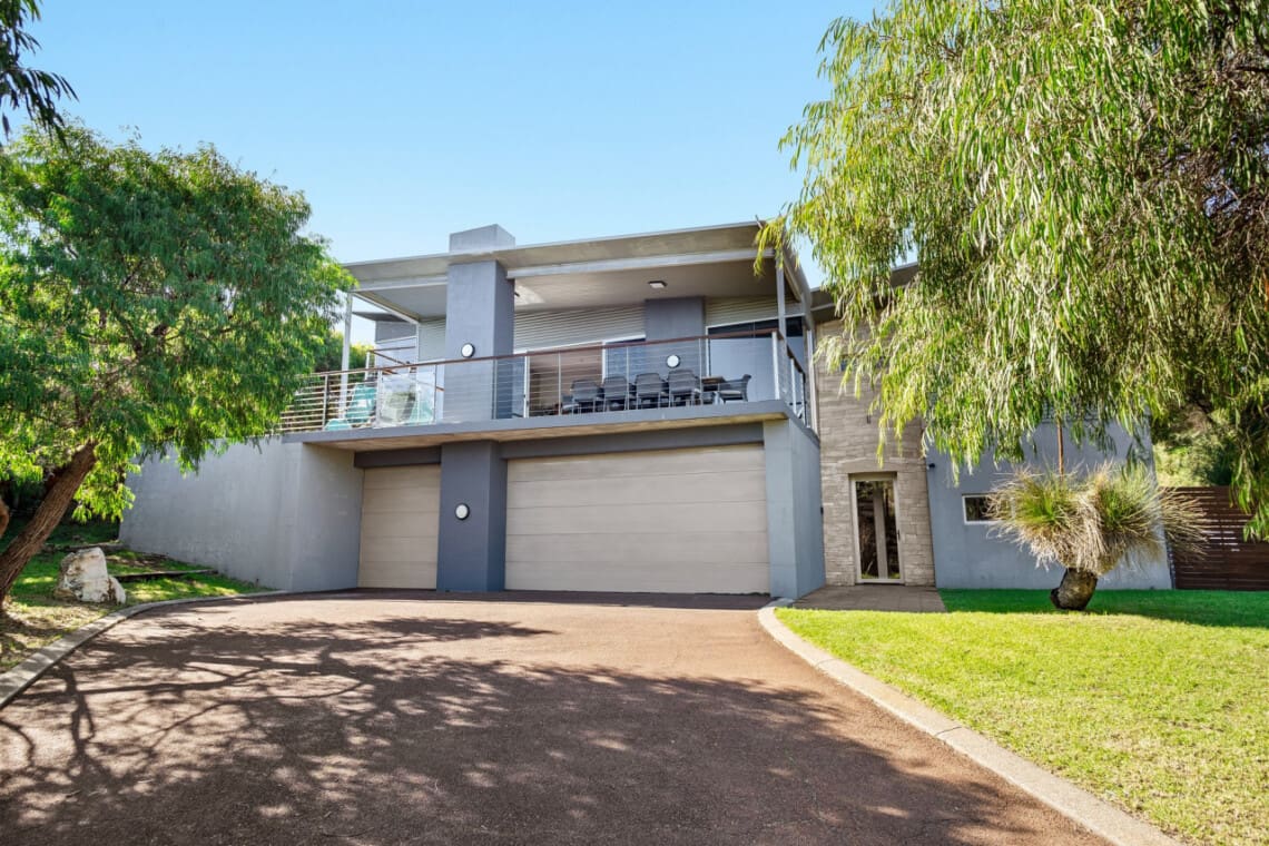 130832 332304 ZeCqfxhSuAQ15p v XRbZp0tmUiWJQZ72Pd N6Zxfwc 68207a6f48e22.jpg