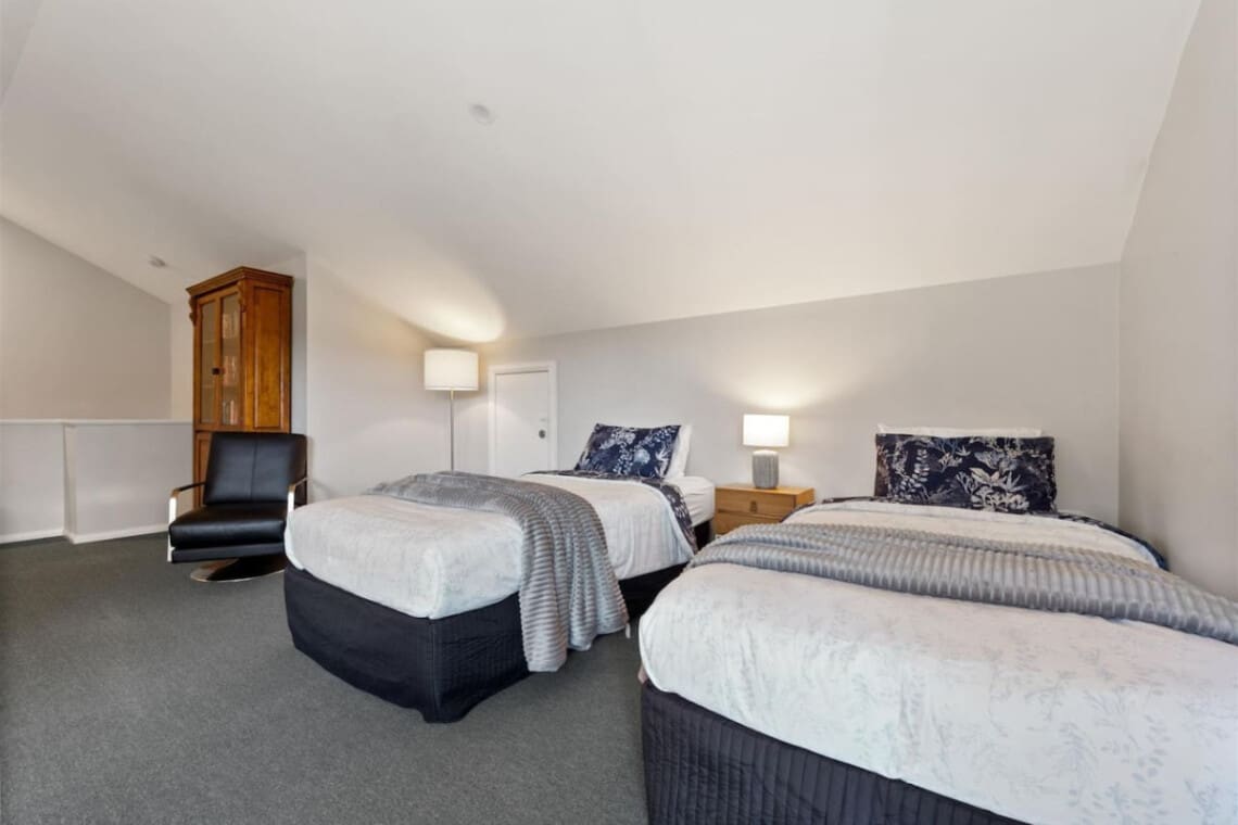 Bedroom 4 - Airconditioning - 2 Single Beds