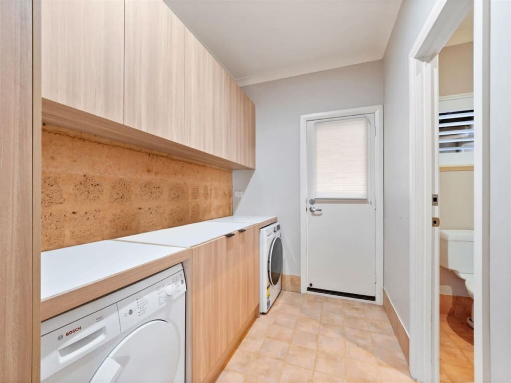 Laundry room and Toilet