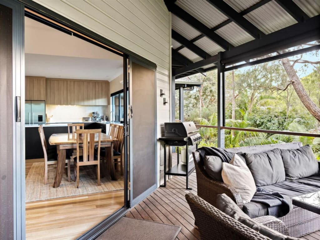Dining, Seating, Bbq Grill, and Garden View