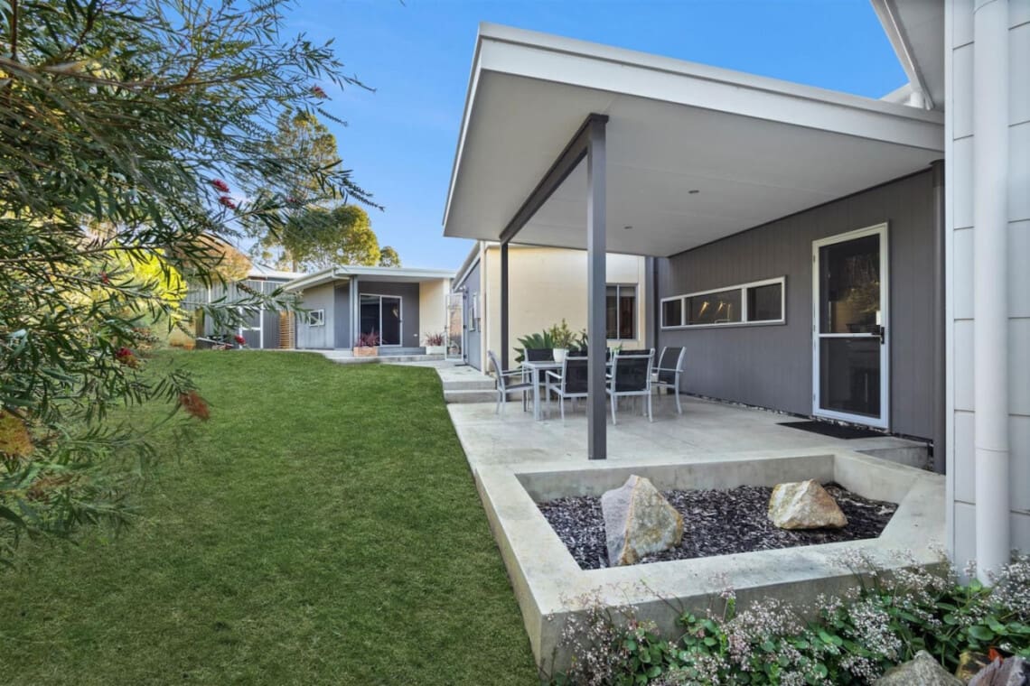 Garden, Patio and Seating area