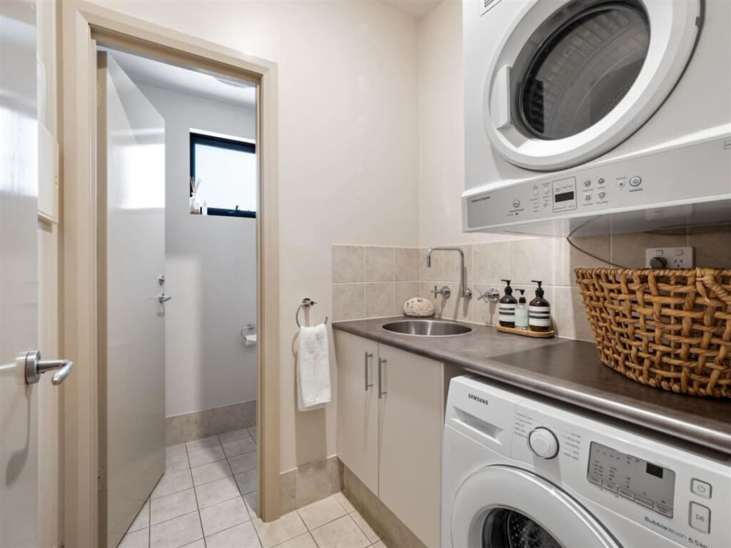 Laundry room and Toilet