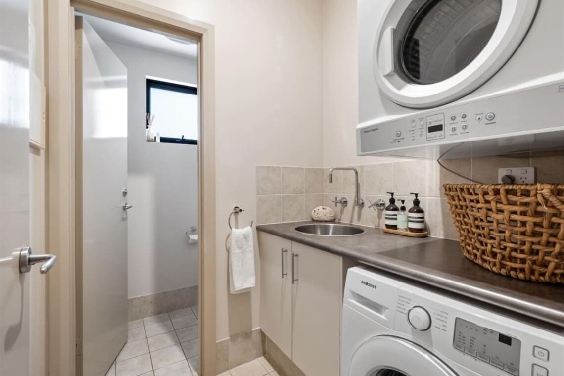 Laundry room and Toilet