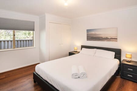 Bedroom 3 - 1 Queen Bed