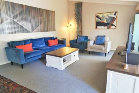 Living room and Entertainment