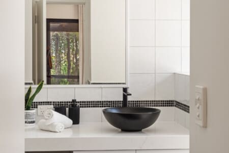 Bathroom 2 - Ground floor - Bathtub & Walk-in Shower