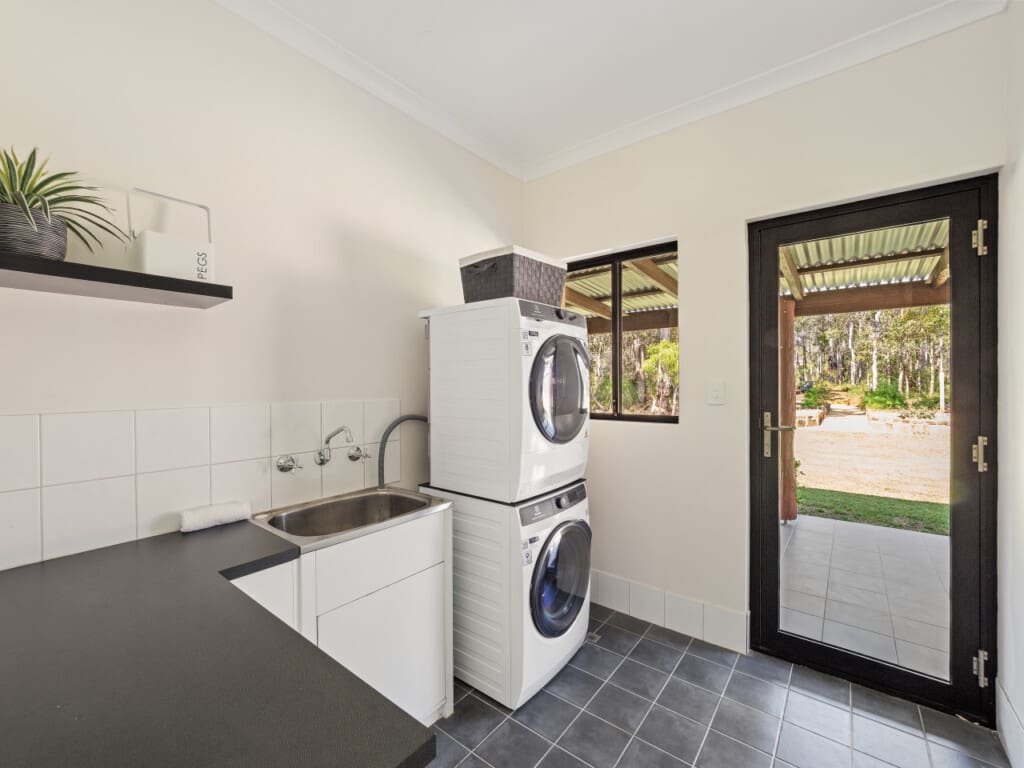 Laundry Room - Washer & Dryer