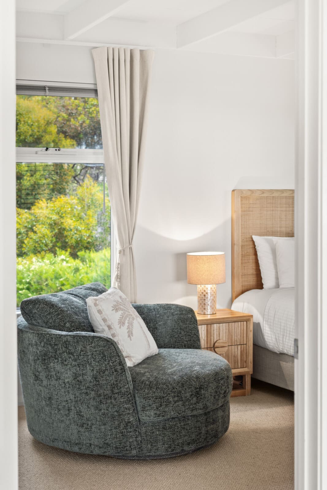 Bedroom 1 – 1 King Bed – Upstairs, with ceiling fan, ensuite bathroom, and walk-in wardrobe